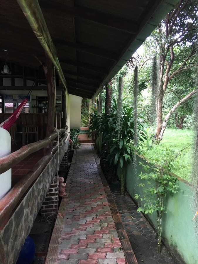 Buddha Raksa Thong Nai Pan Yai Buitenkant foto